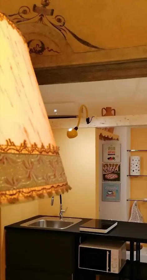 Residenza Alla Scala Del Borgo Bologna Apartment